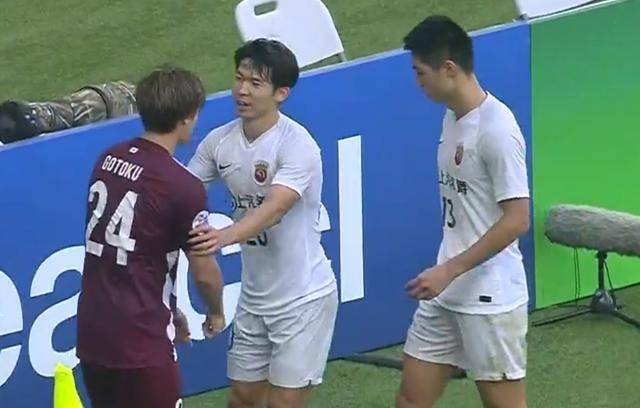 傅欢最后时刻疑暴力踢伤对手,时隔10年,荣誉终归国安_上港_中超_亚冠