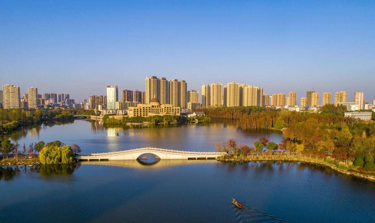 黄冈黄州区,遗爱湖湿地公园《明史》记载的湖北籍列传人物共106名