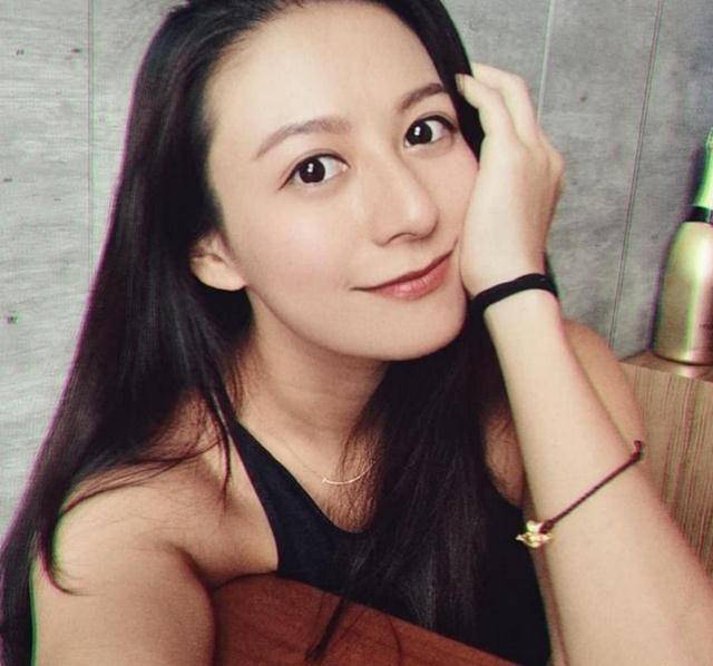 6.江伊晴江伊晴本来叫江玲,入行后改艺名为江若琳,一直沿用了15年.