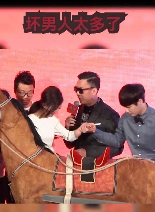 不过,当看到赵丽颖对张艺兴那截然不同的态度的时候,可是引发了网友们