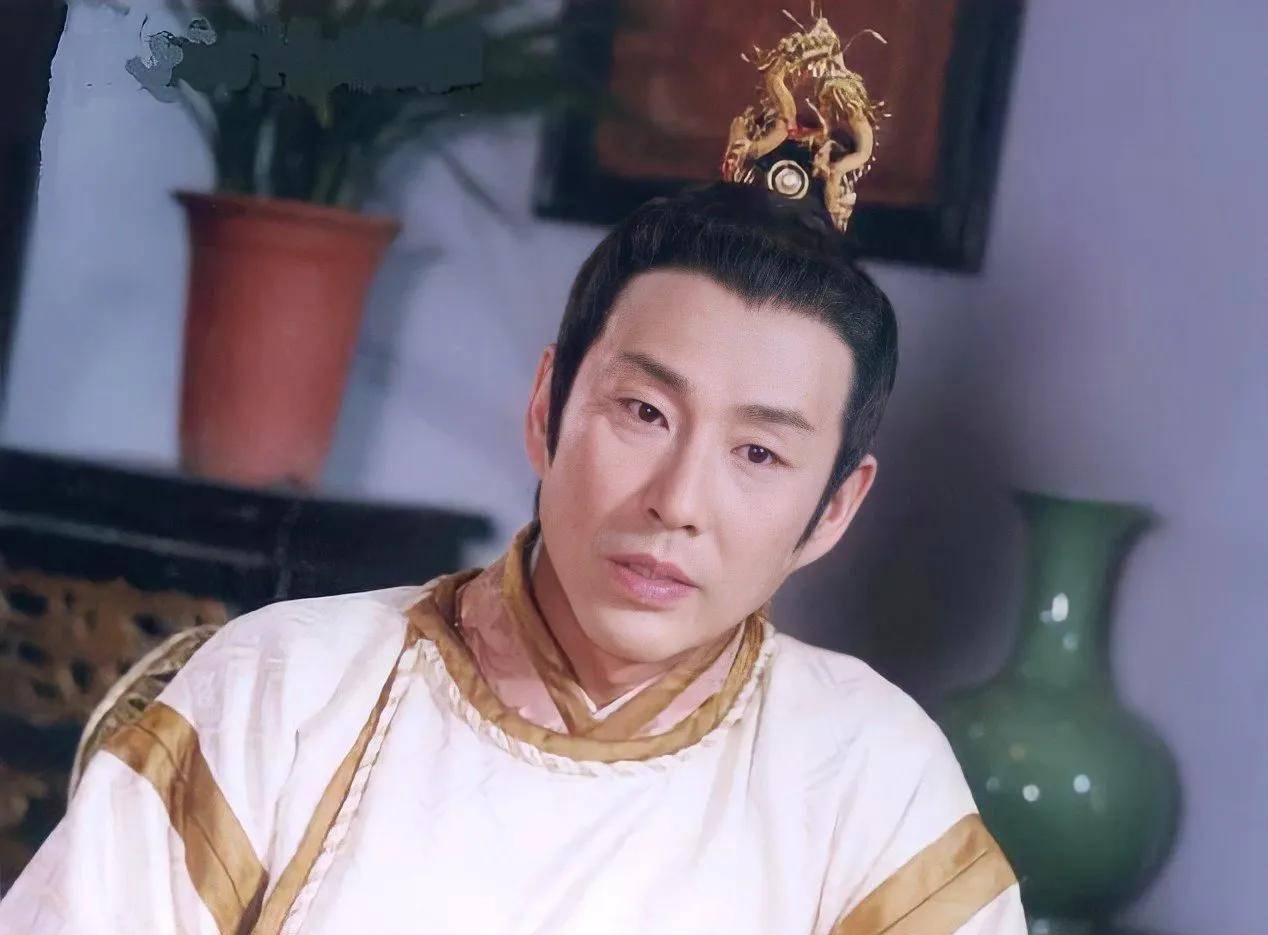 5位天生狐狸眼的男星,不仅辨识度高,眼角眉梢还自带时尚_眼睛_弧度