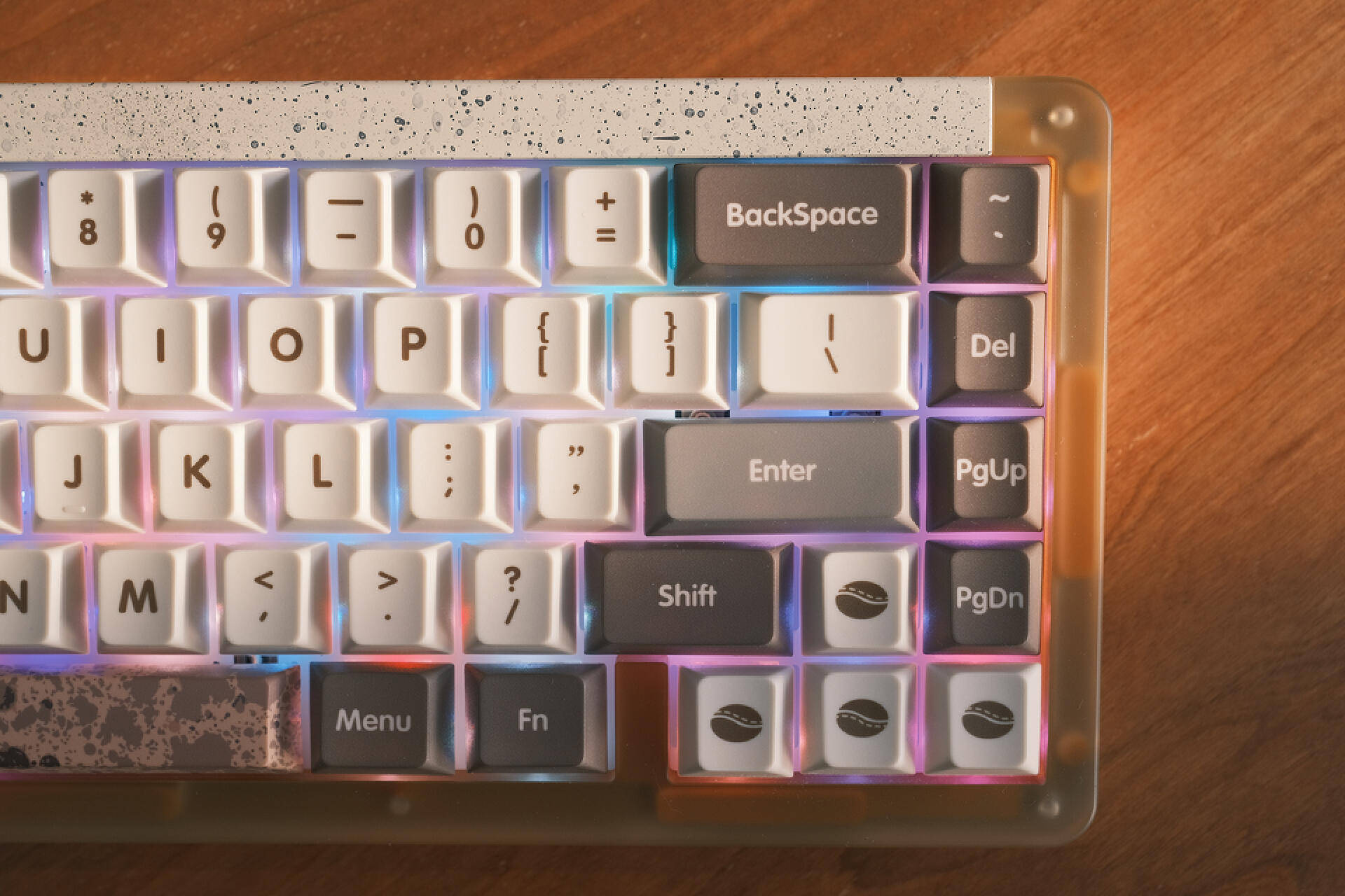 大理石般的美感,IDOBAO ID67 PLUS机械键盘测评,手感与颜值并存