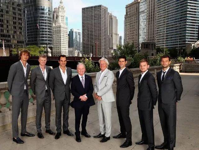 互动发糖,场面十分"恩爱",迪米和兹韦列夫等欧洲战将也帅气出席,索克