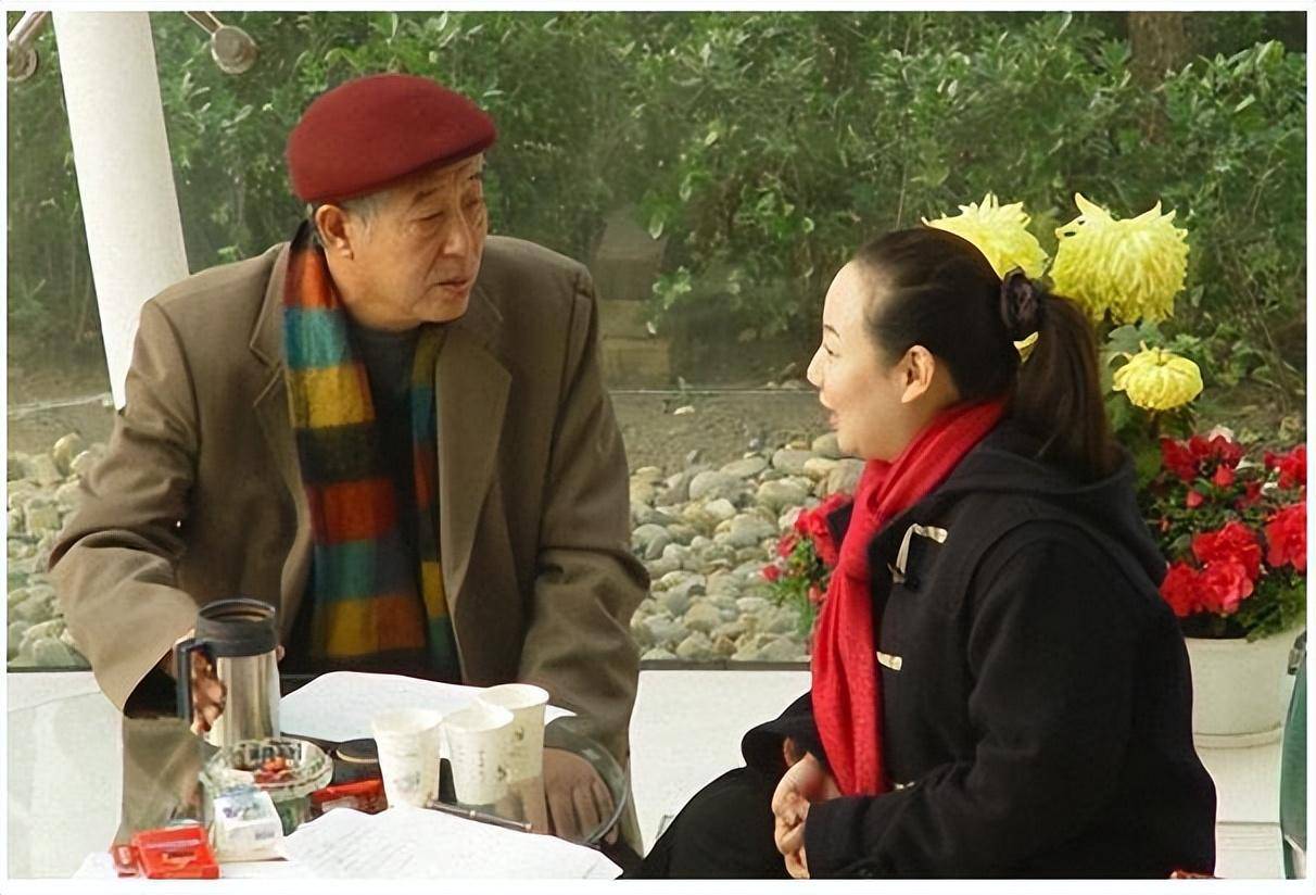 "傅明"文兴宇:伺候妻子大小便,葬礼低调朴素,爱了妻子一辈子_文星宇