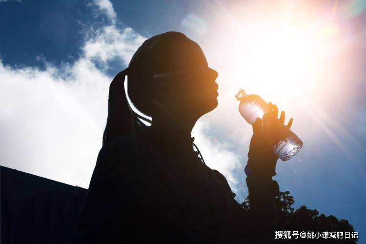 明星一周减肥法，7天瘦9斤，这5个方法你照做也可以瘦（明星减肥狠招）
