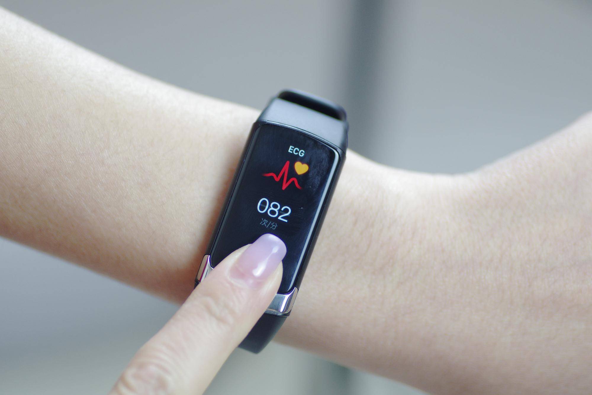 无创测血糖血压,24小时监测心率血压,dido f50s pro智能手环_心电图