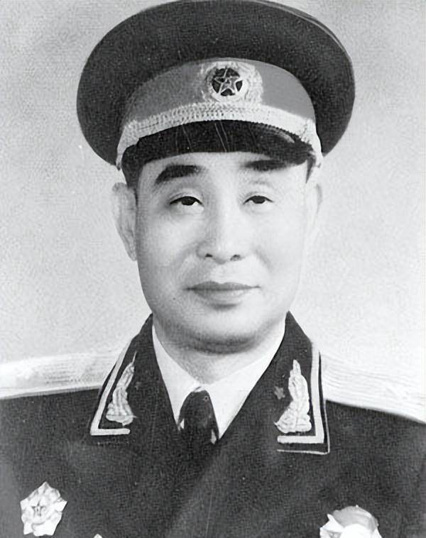 1955年沈阳军区成立,邓华任司令员,下辖4个主力军的军长是谁?