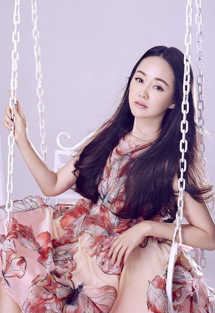 王志飞6岁女儿曝光,精致可爱很像妈妈,儿子节目上曾遭亲爸责说_张定汉