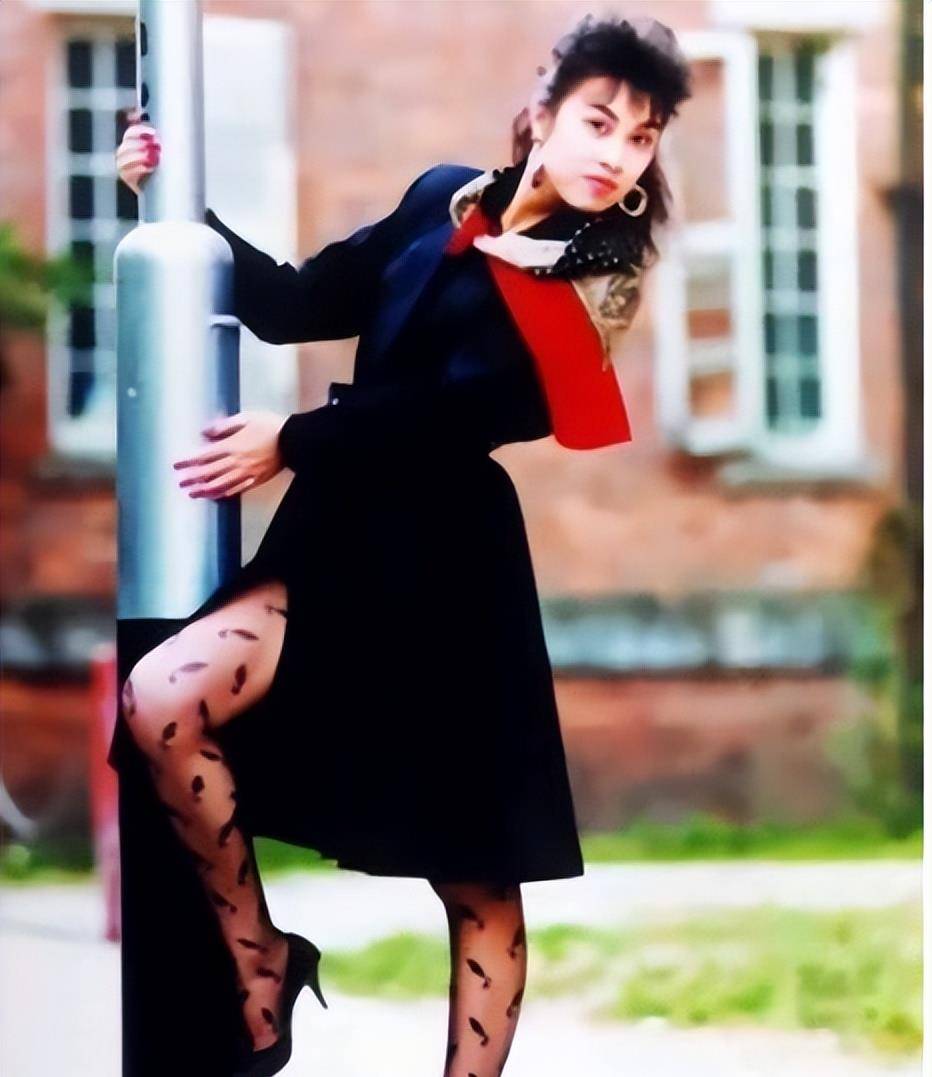 在家庭的资助和安排下,张克莎接受了变性手术,成为中国第一位通过手术