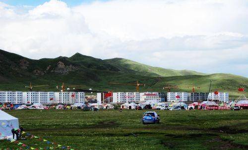 青海省有个河南县,这里是青海的南大门,只有4万多人的宝地_黄南_草原