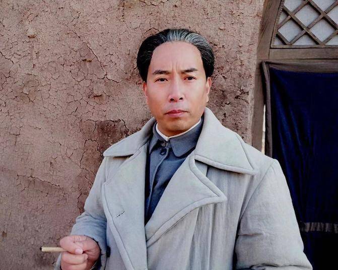 赵波新剧再演刘少奇,神韵愈发足,与郭连文撑起一线特型演员阵容_董永