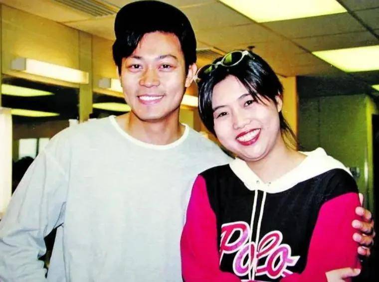 曾伟权一生未婚,病逝享年59岁无子,生命中终于有了一只小狗_曾伟全