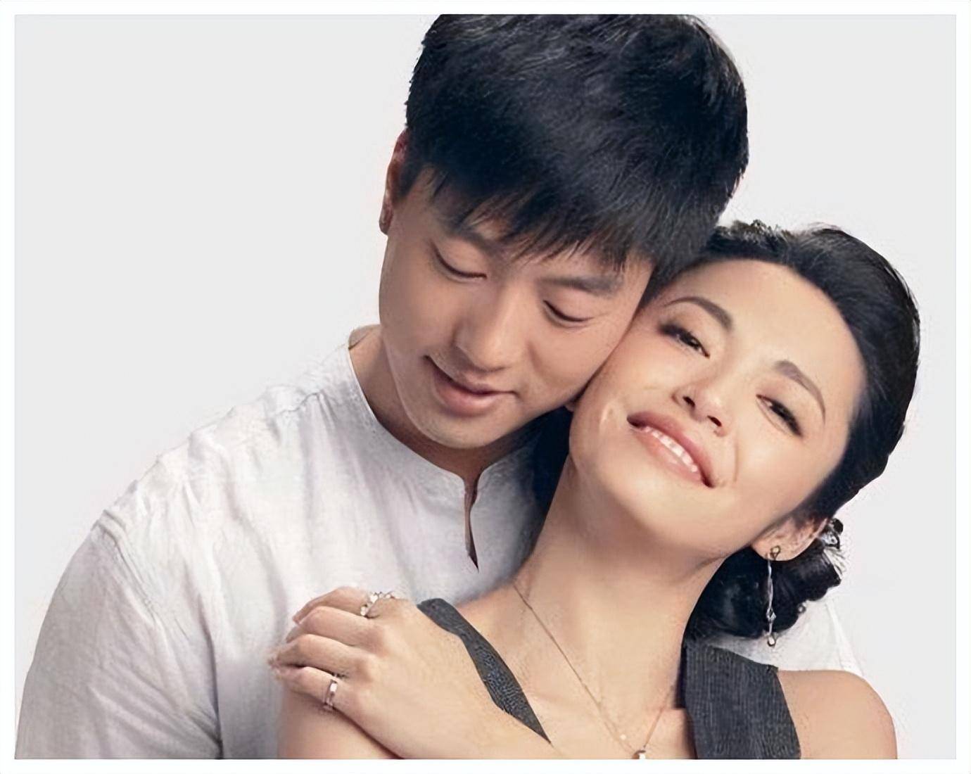 凌潇肃姚晨:爱情过去了,只剩下一根鸡毛_生活_父母_毕业