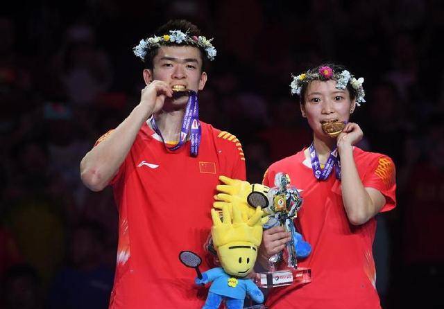 雅思组合德比战强势胜出,黄鸭组合再度沦为陪衬_黄雅琼_郑思维_黄东