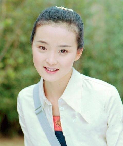 "卑微阔太"王艳:23岁嫁入豪门,用青春赌明天,最终后悔了吗?