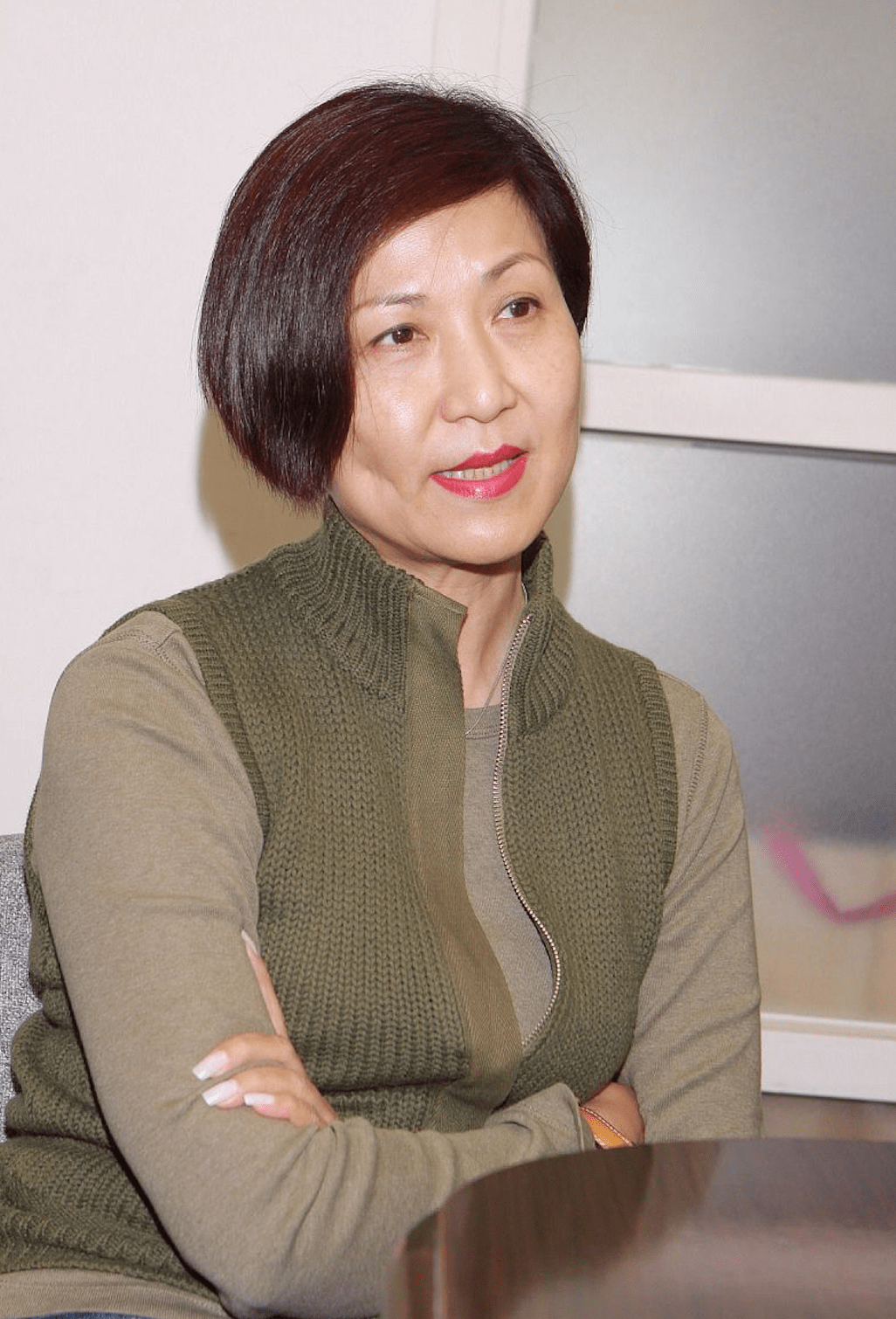 屹立tvb达49年,曾一人独大掌控艺人命脉_曾励珍_奖项_乐易玲