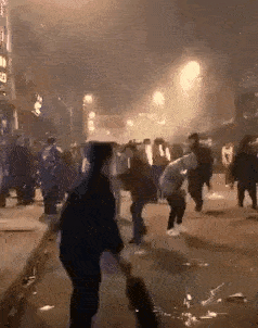 开心瞬间搞笑GIF:老大,你敢让我玩一次_手机搜狐网