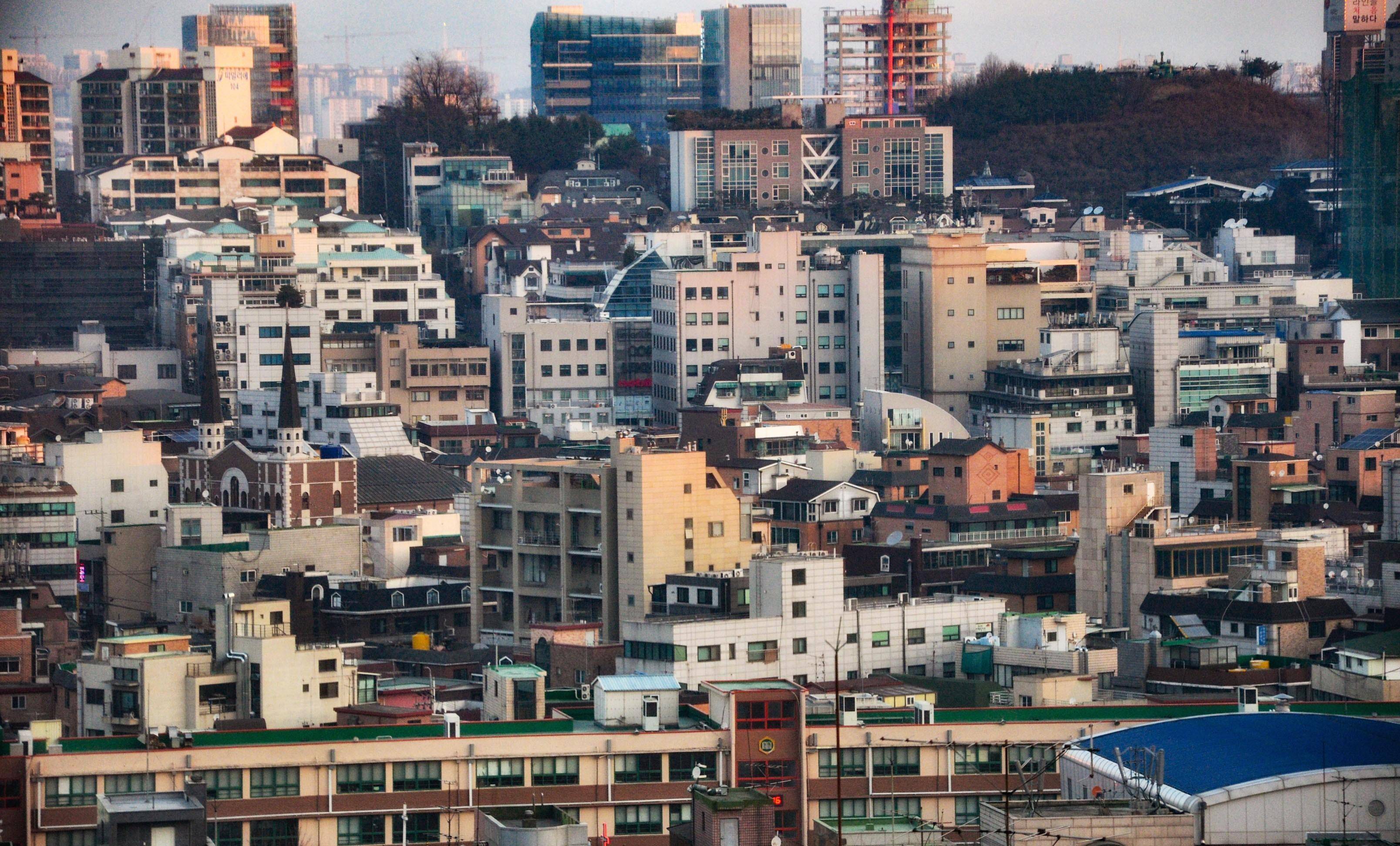 实拍韩国首尔,并不像韩剧中那样高大上,游客却觉得更有烟火气息_城市