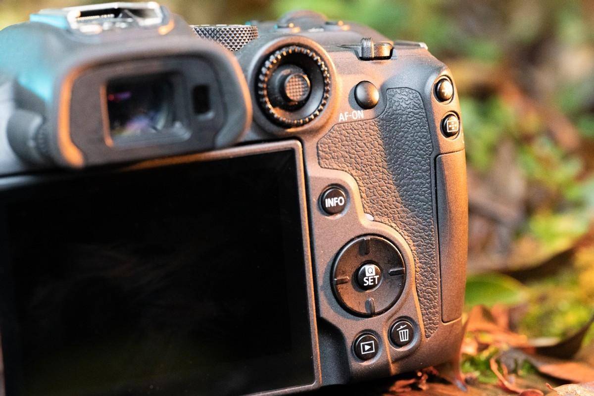 半画幅年度真香机？佳能EOS R7体验测评