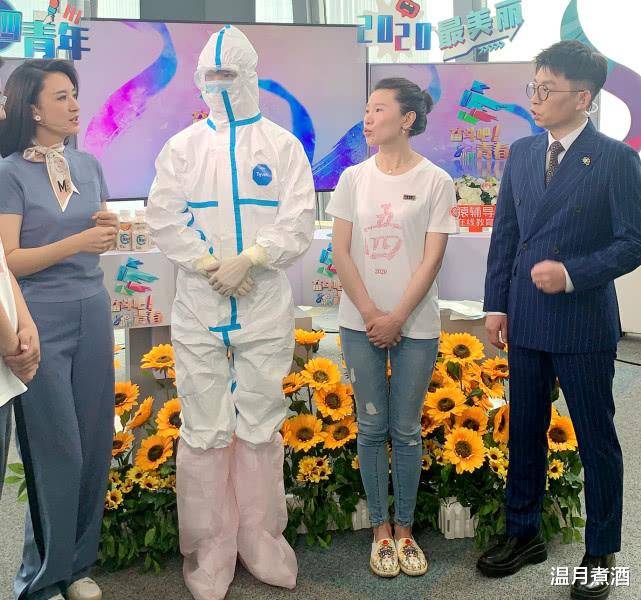 王俊凯穿防护服致敬医护人员,粉丝称这才是正能量偶像_活动_节目_组合