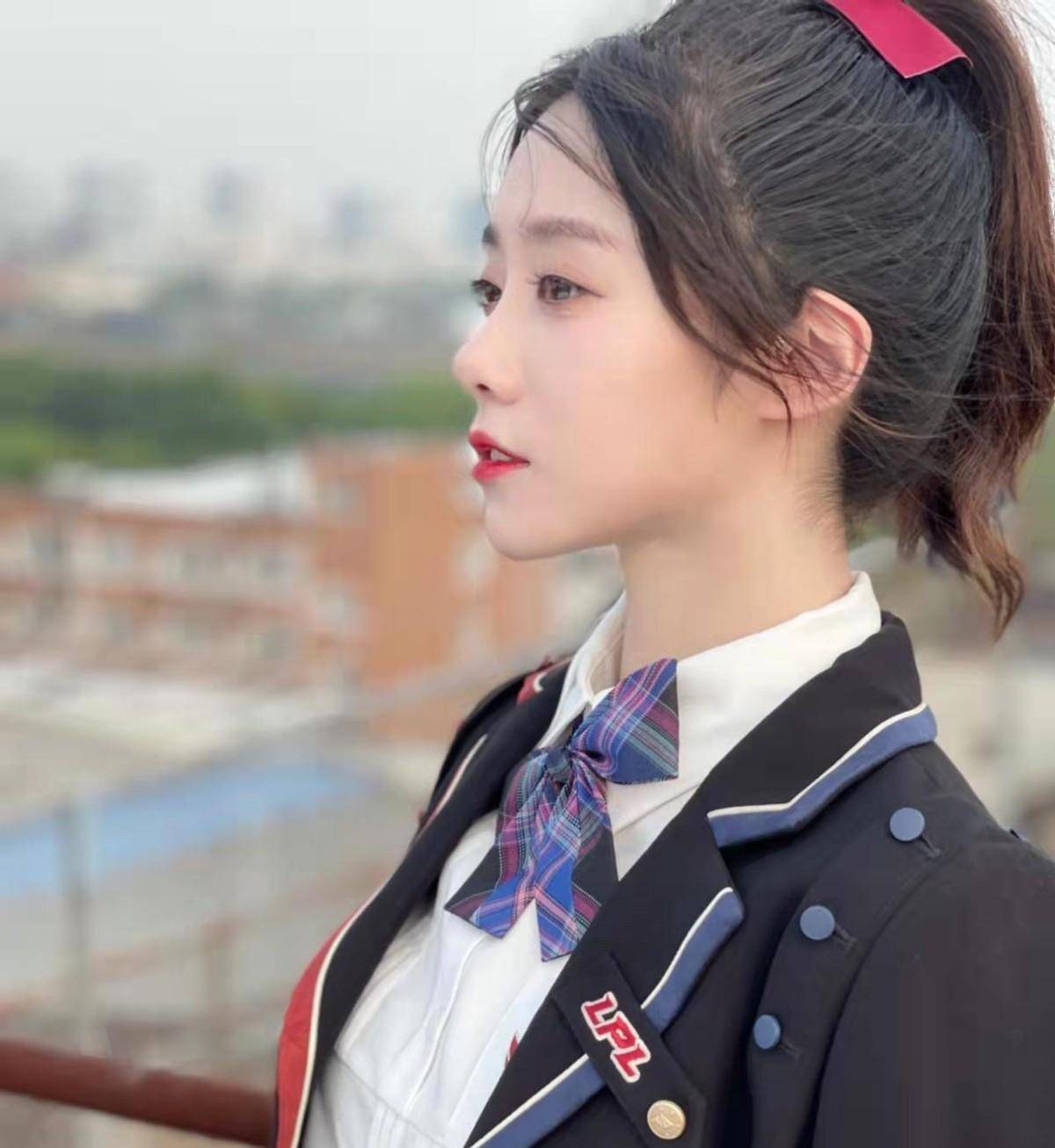 美女主播穿jk服对比,井川里予真纯欲天花板,小钰回到1