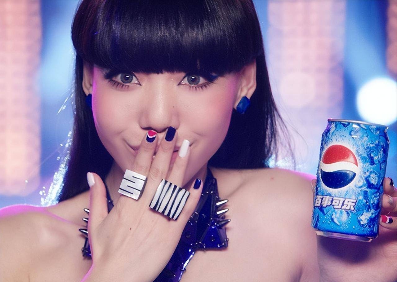 吴莫愁跌宕起伏的人生:20岁"得志爆红",30岁"失意淘汰"?