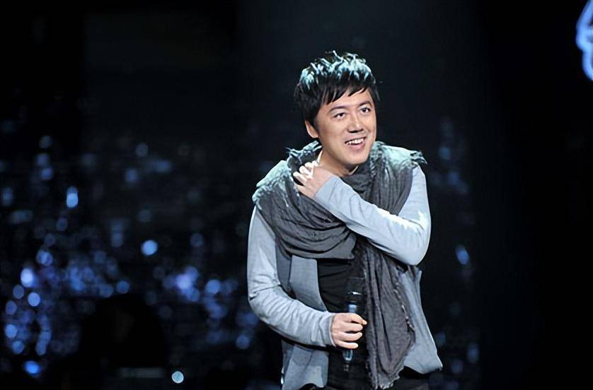 张宇:凭"用心良苦"走红,30岁迎娶初恋女友,如今过得如何_生活_复合_不