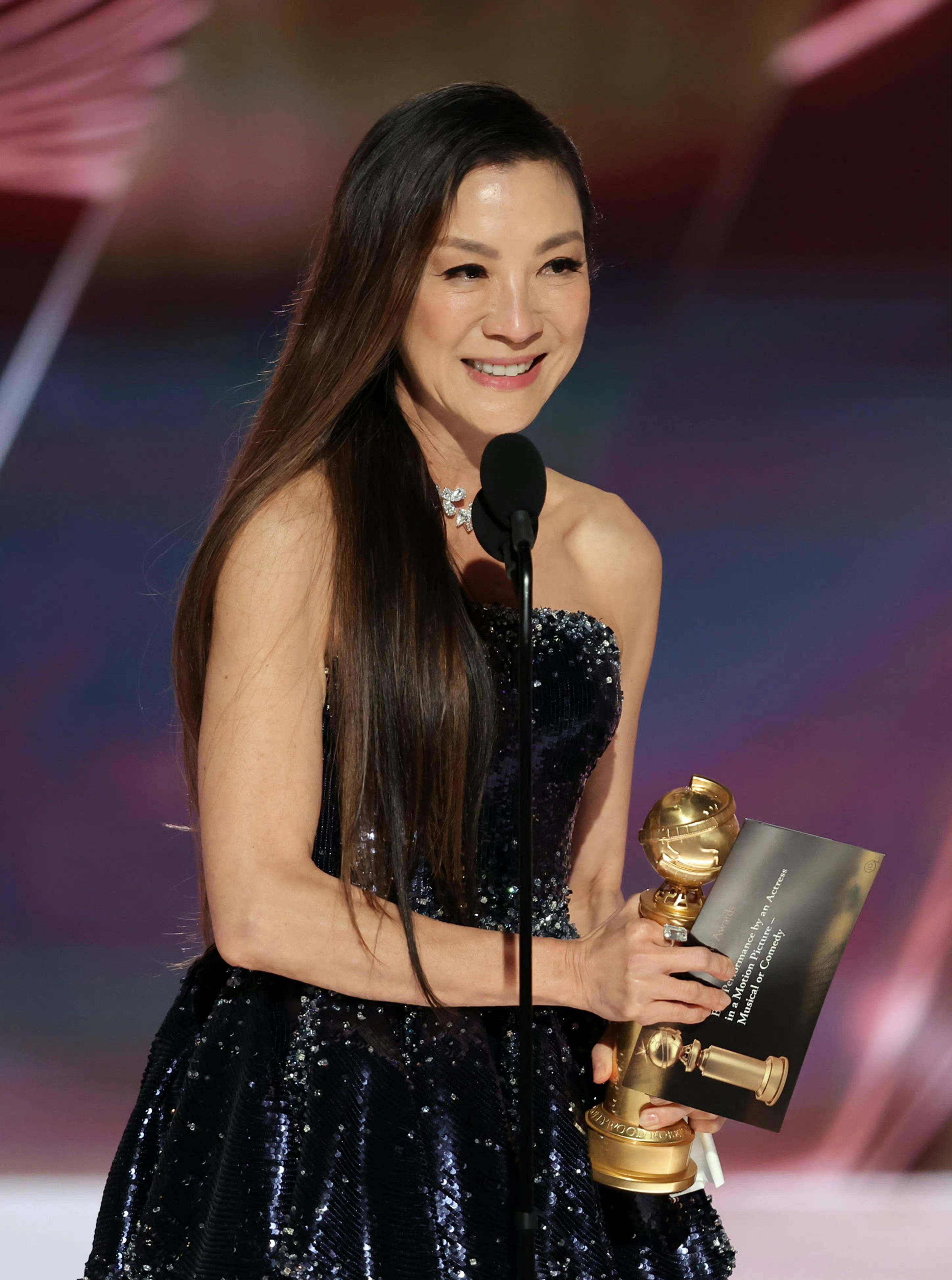 不少网友表示:"恭喜杨紫琼老师,为数不多的女打星,超级飒","恭喜,演员