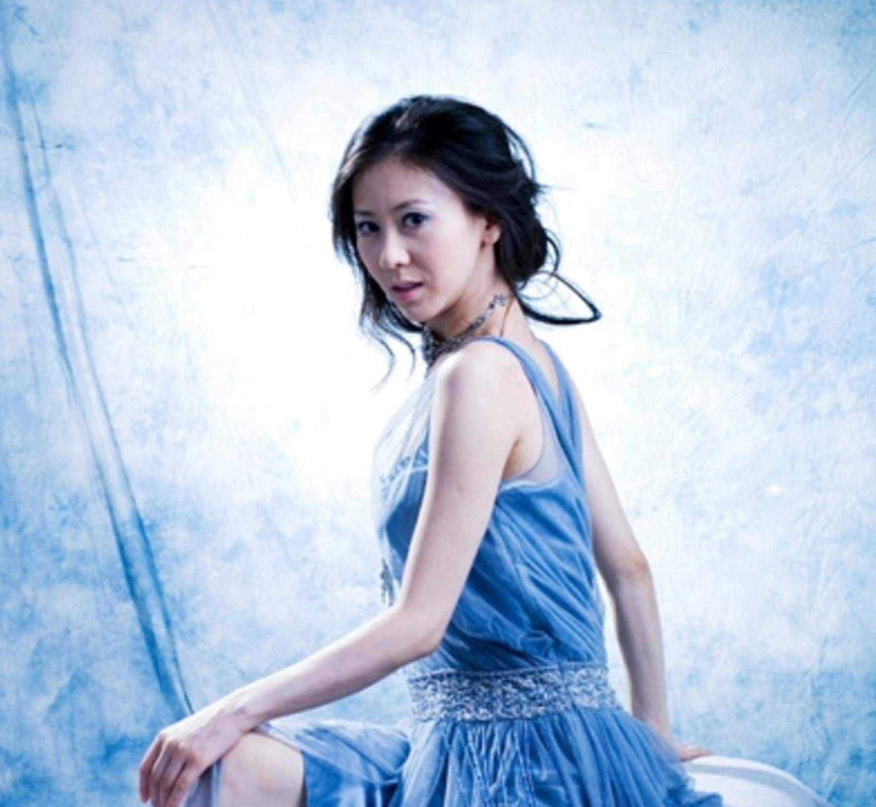 "人体模特"汤加丽,一天被搜索10万次,父亲:让我怎么出门?