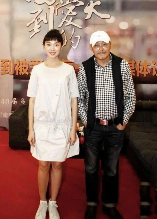 导演何平去世,女友小他27岁,拍戏促成姜文的婚姻,是宁静的伯乐_王佳佳
