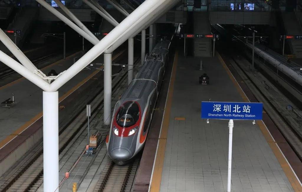 广铁集团加开春运夜间高铁g4640次深圳北站到十堰东站_到达_湖北人