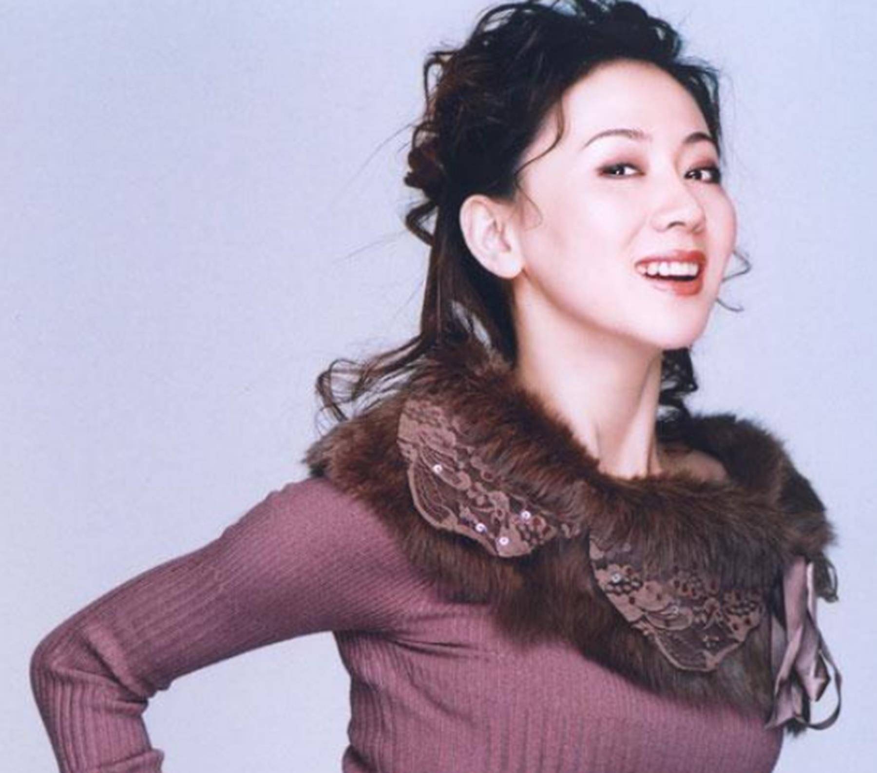 "人体模特"汤加丽,一天被搜索10万次,父亲:让我怎么出门?