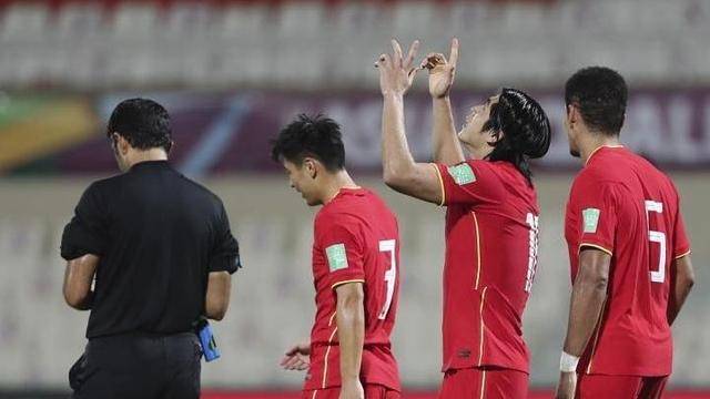 国足众将接连接受采访,球迷:打完沙特再说吧!_比赛_越南队_胜利