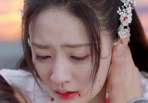 注定要离开柳梢,而洛歌作为月光上神一半真心的化身,因为另一半邪恶之