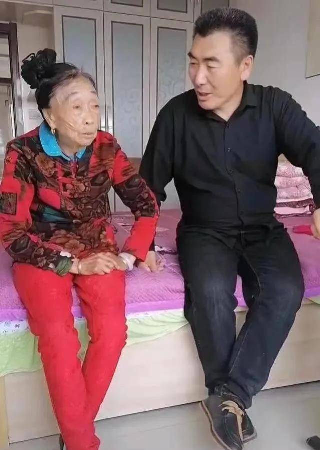 86岁马玉琴去世了？小32岁丈夫李玉成辟谣，27年陪伴真爱几许