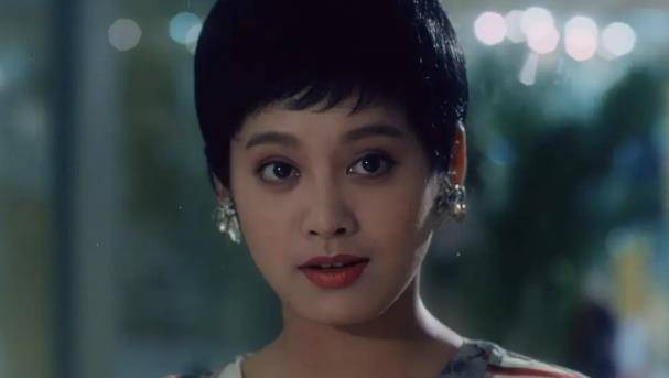 宁静,周笑莉,李红扮演三位美丽的职场女性.