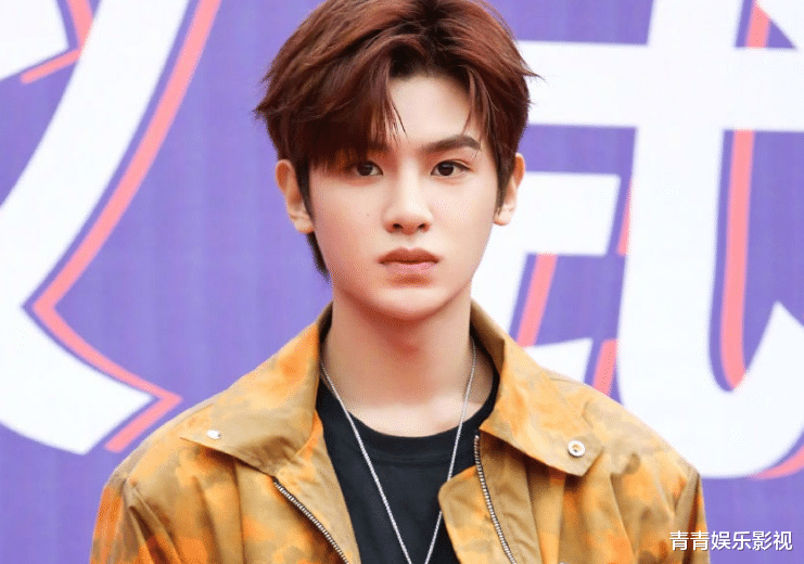 能够发现黄明昊已经加入了"快乐家族",他的存在让本就"快乐"的团队,多