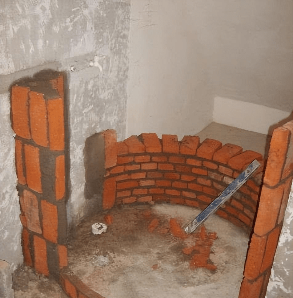 老爸为了省钱砖砌淋浴房,传到朋友圈被吐槽说:像棺材,气炸了!