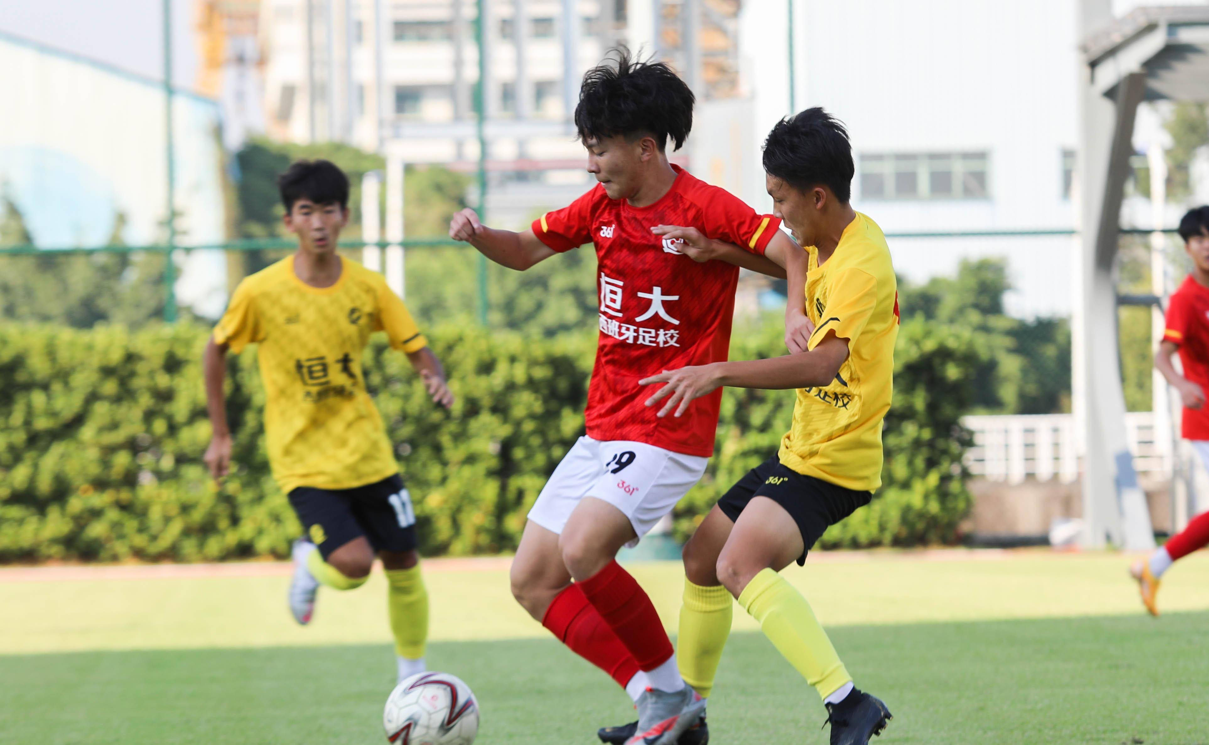 足校15岁少年破格晋升恒大一队,创最年轻纪录_比赛_一线_卡纳瓦罗