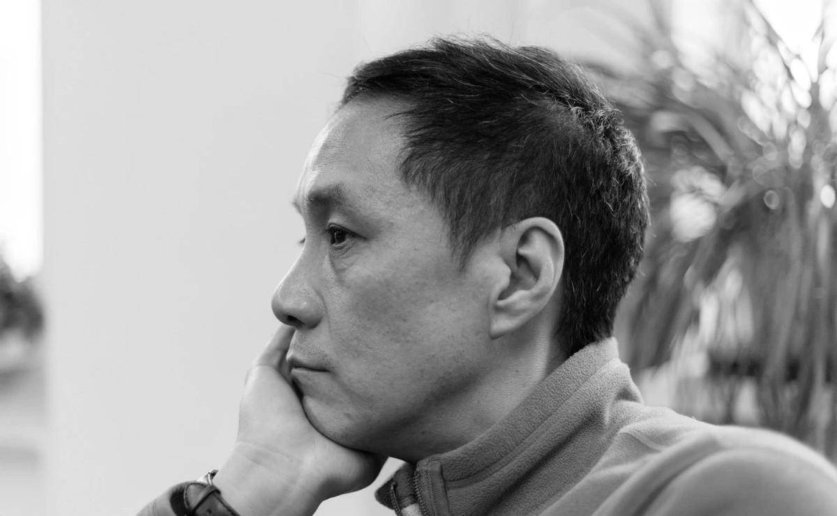 因跳伞错过高考,太丑被北影拒录,如今成人艺副院长_北京人艺_比赛