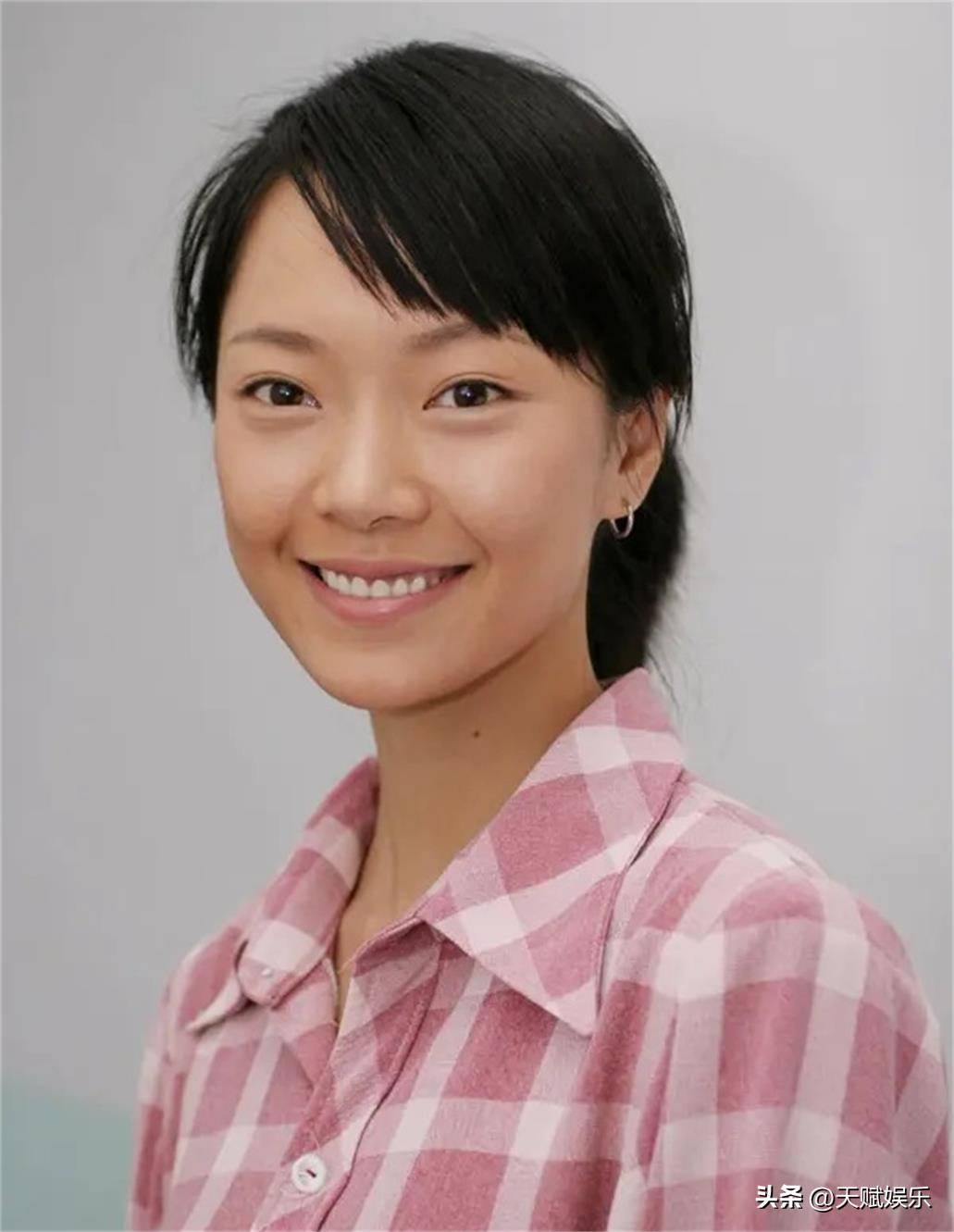 三十八集电视剧《不期而至》中的影视女演员杨琼美照7_交流_网络