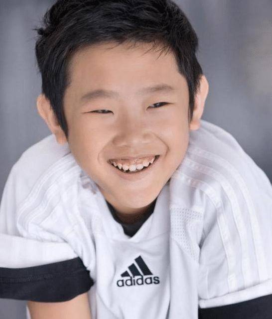 现在结婚多年,妻子的容貌也慢慢变了,但34岁的侯翔还是和十年前一模一