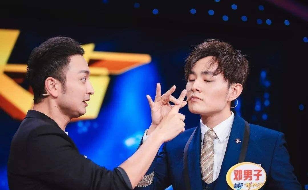 凤凰卫视黄橙子,19岁获得选美冠军,她体态优雅皓齿明眸摄人心魄_武汉