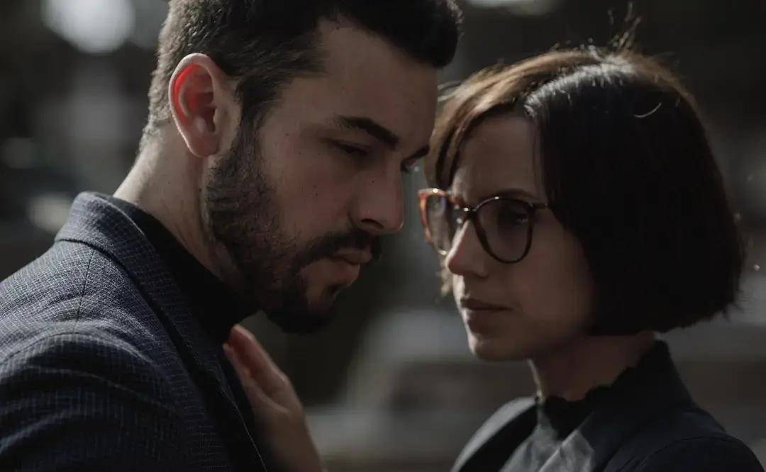 网飞新剧《无罪之最》口碑炸裂,一口气刷完都不过瘾_马特_奥利维亚