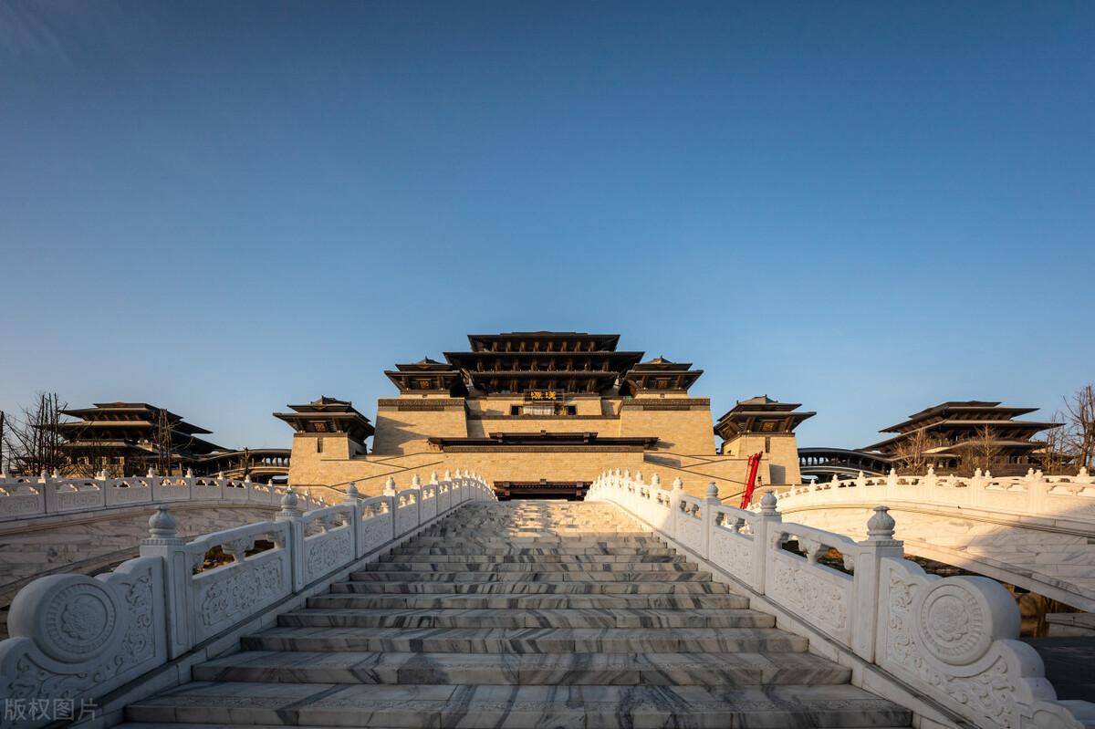 汉代建筑保守与革新守旧革新一直贯穿着中国的历史长城与此同时自强不