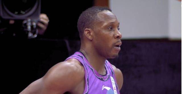 这个教练真的很帅,但临场指挥能力,确实不行_比赛_罗萨_山东男篮