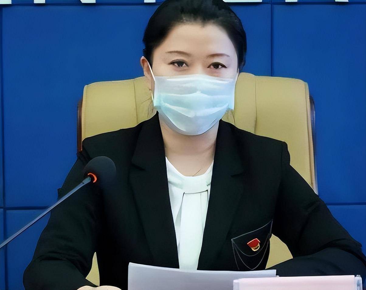 鹤岗女副主任被查,中专学历却是主任医师职称,医学生有些意难平_工作