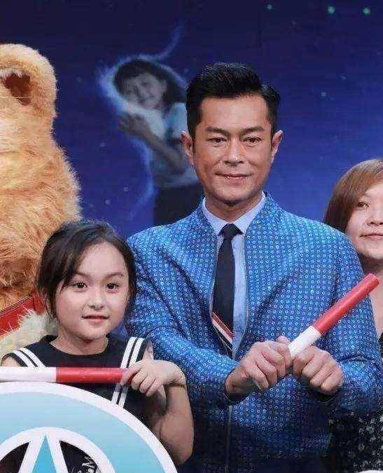 "小芈月"刘楚恬最近照漂亮了许多,和古天乐站在一起无压力_样子_演技