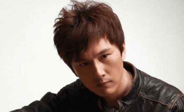 出道多年的卢星宇,如今已是一个中年男人,但依旧魅力十足_作品_角色