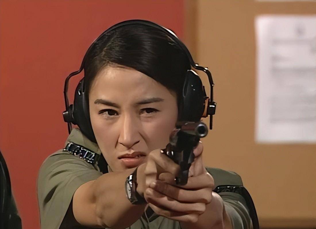 tvb最经典的10位警花(上)有人退圈,有人移居国外,只有她拍戏_滕丽名